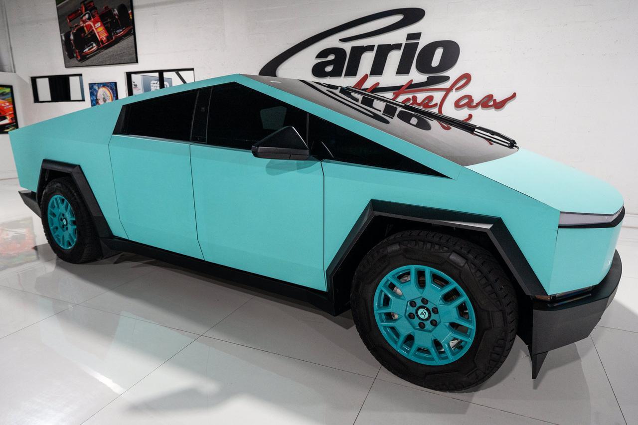 2024 Tesla Cybertruck