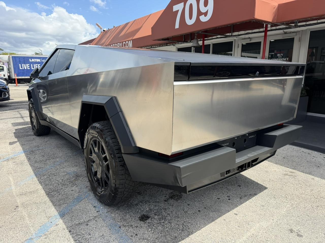 2024 Tesla Cybertruck