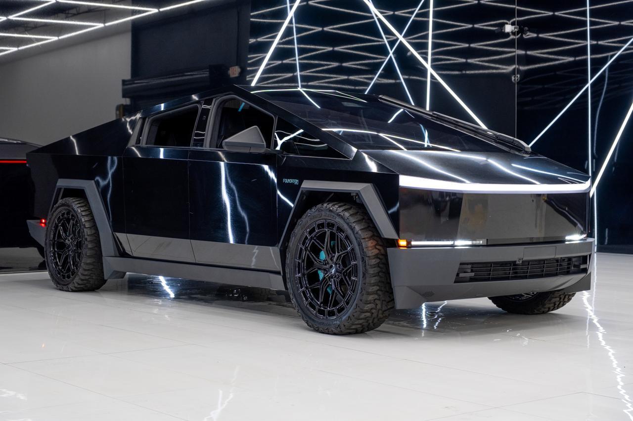 2024 Tesla Cybertruck