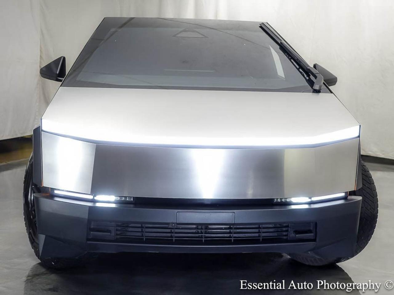 2024 Tesla Cybertruck Willowbrook IL