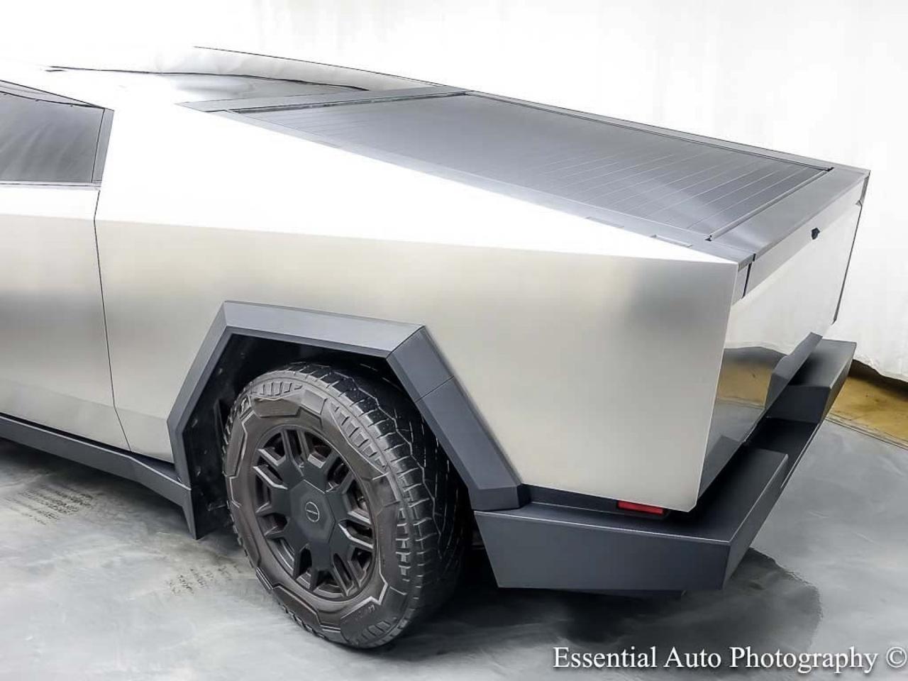 2024 Tesla Cybertruck Willowbrook IL