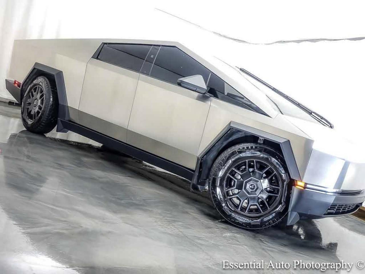 2024 Tesla Cybertruck Willowbrook IL