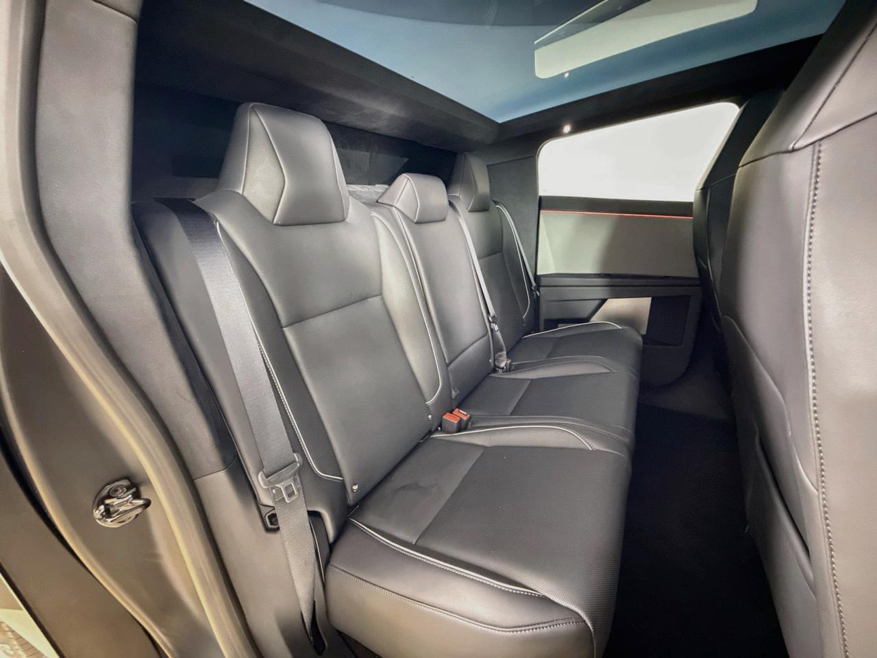 2024 Tesla Cybertruck Willowbrook IL