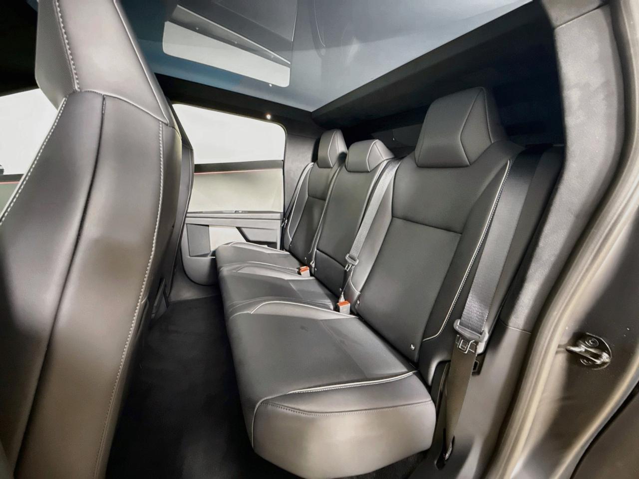 2024 Tesla Cybertruck Willowbrook IL