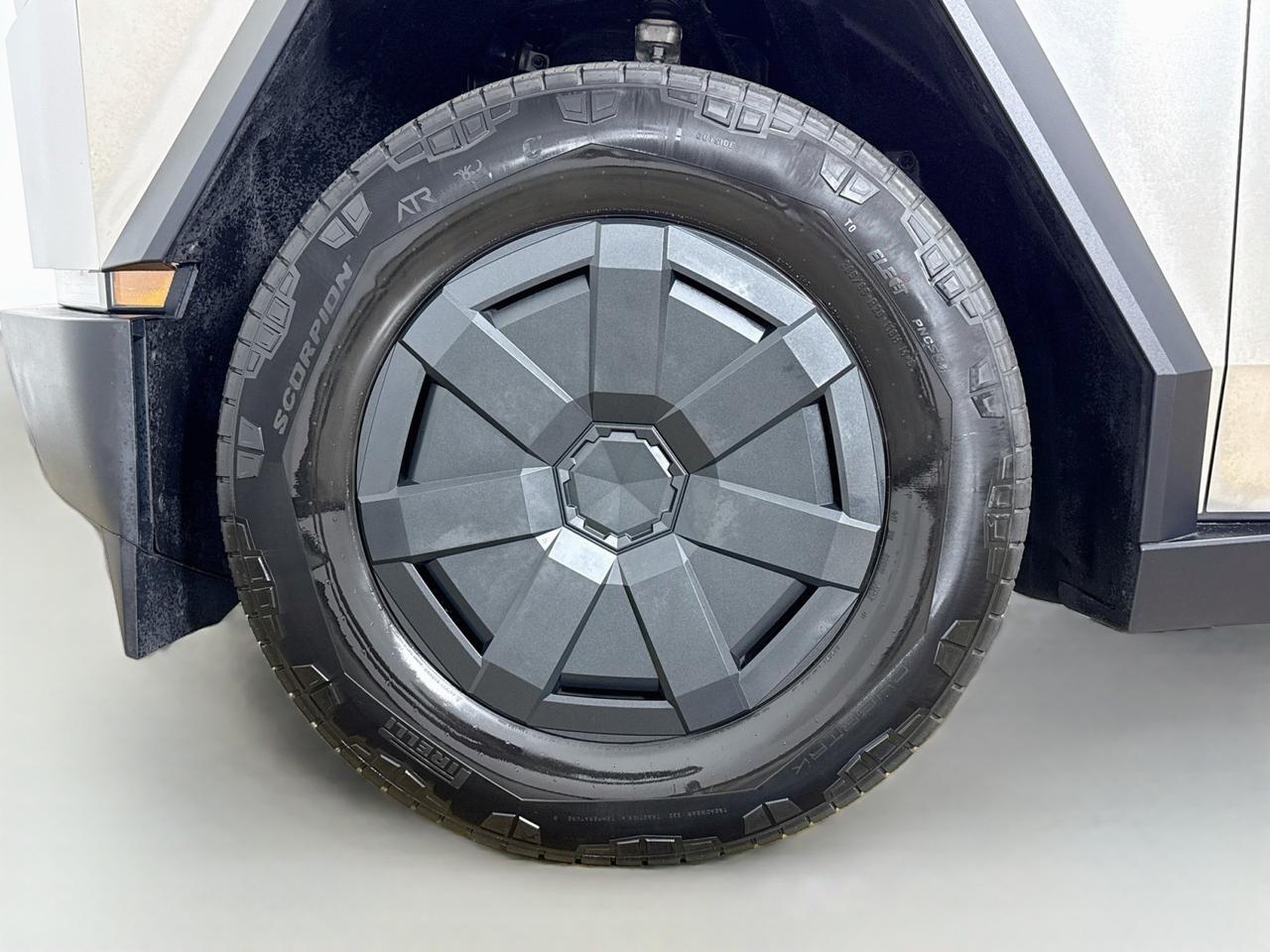 2024 Tesla Cybertruck Willowbrook IL