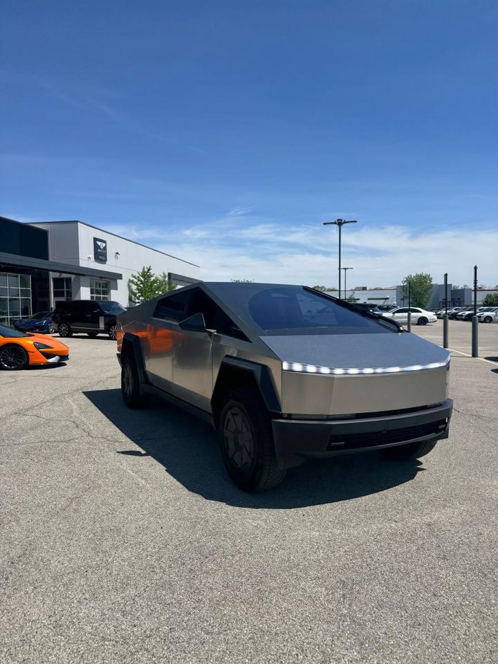 2024 Tesla Cybertruck Base