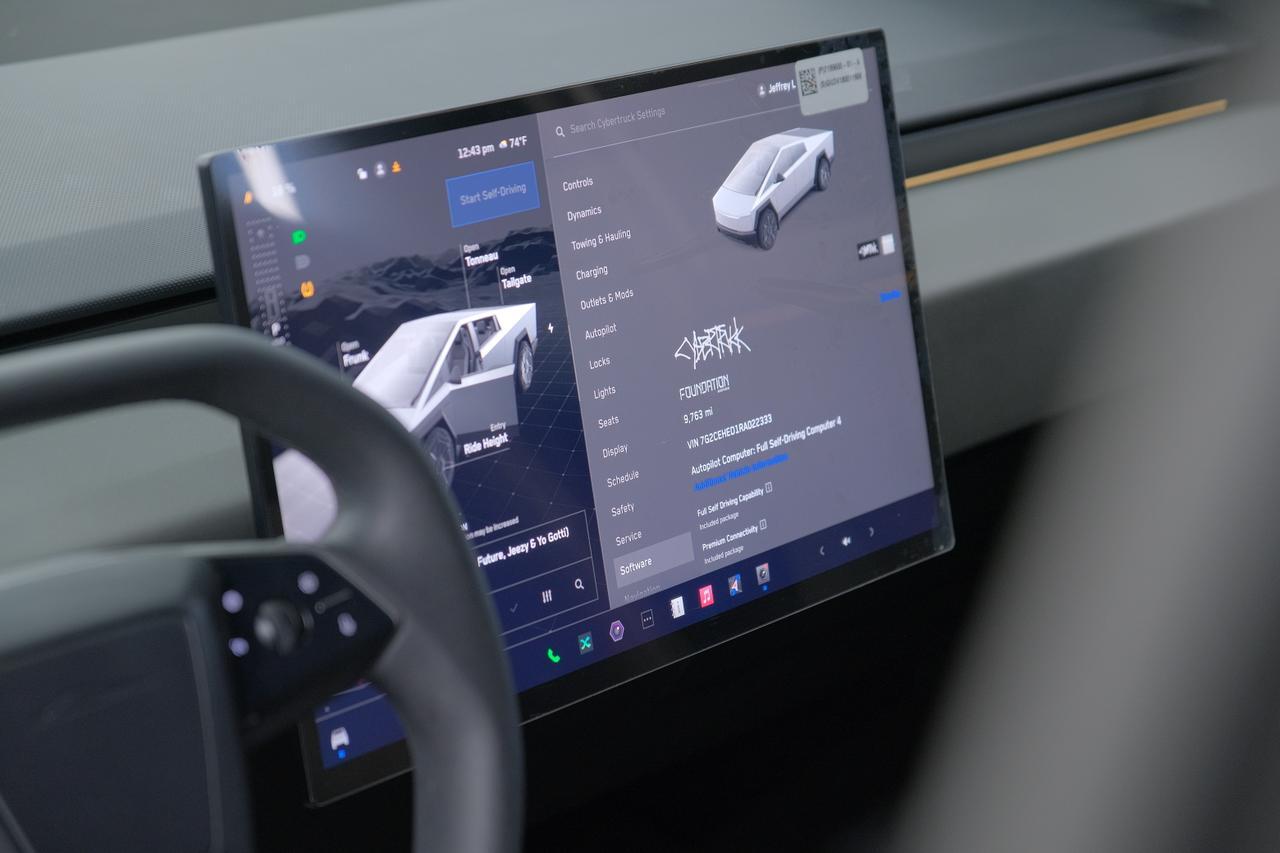 2024 Tesla Cybertruck Base Miami FL