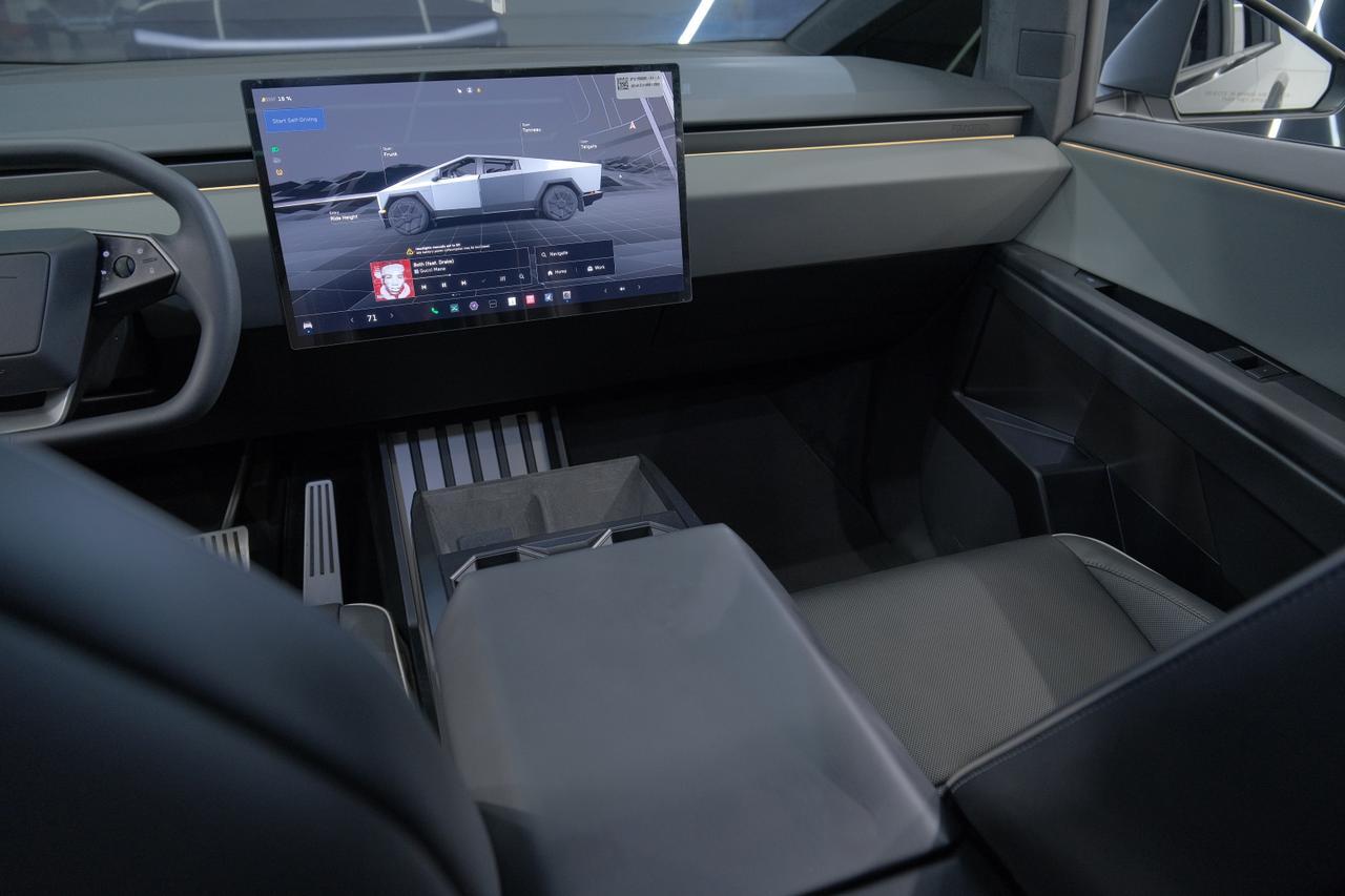 2024 Tesla Cybertruck Base Miami FL