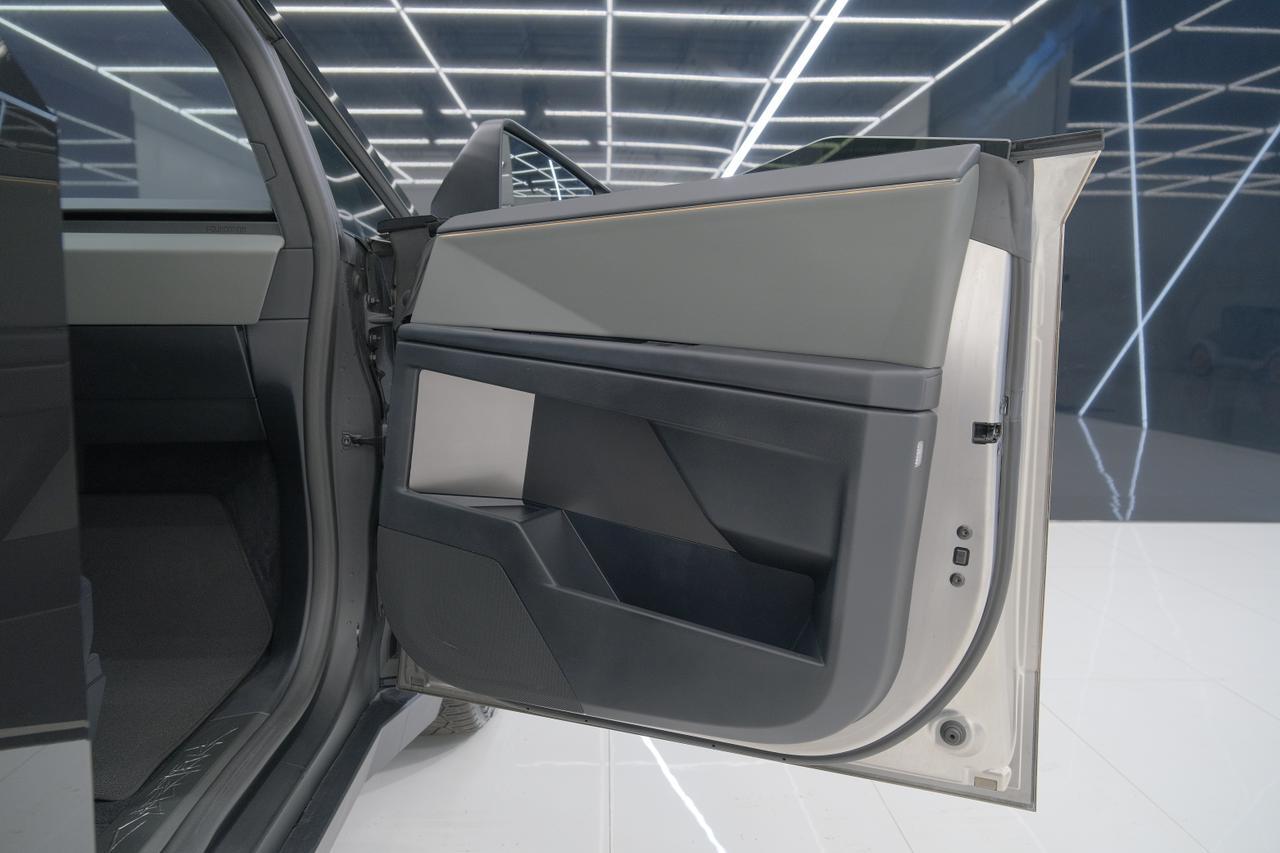 2024 Tesla Cybertruck Base Miami FL