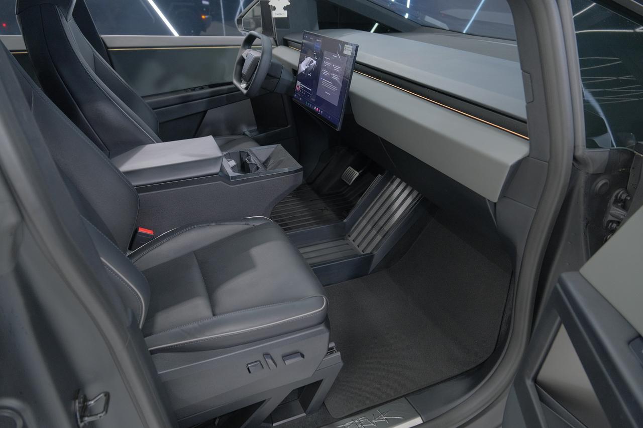 2024 Tesla Cybertruck Base Miami FL