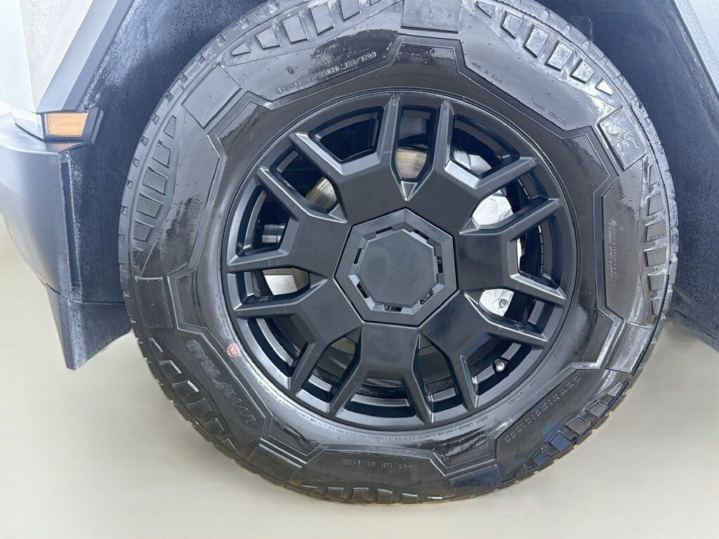 2024 Tesla Cybertruck Base Willowbrook IL