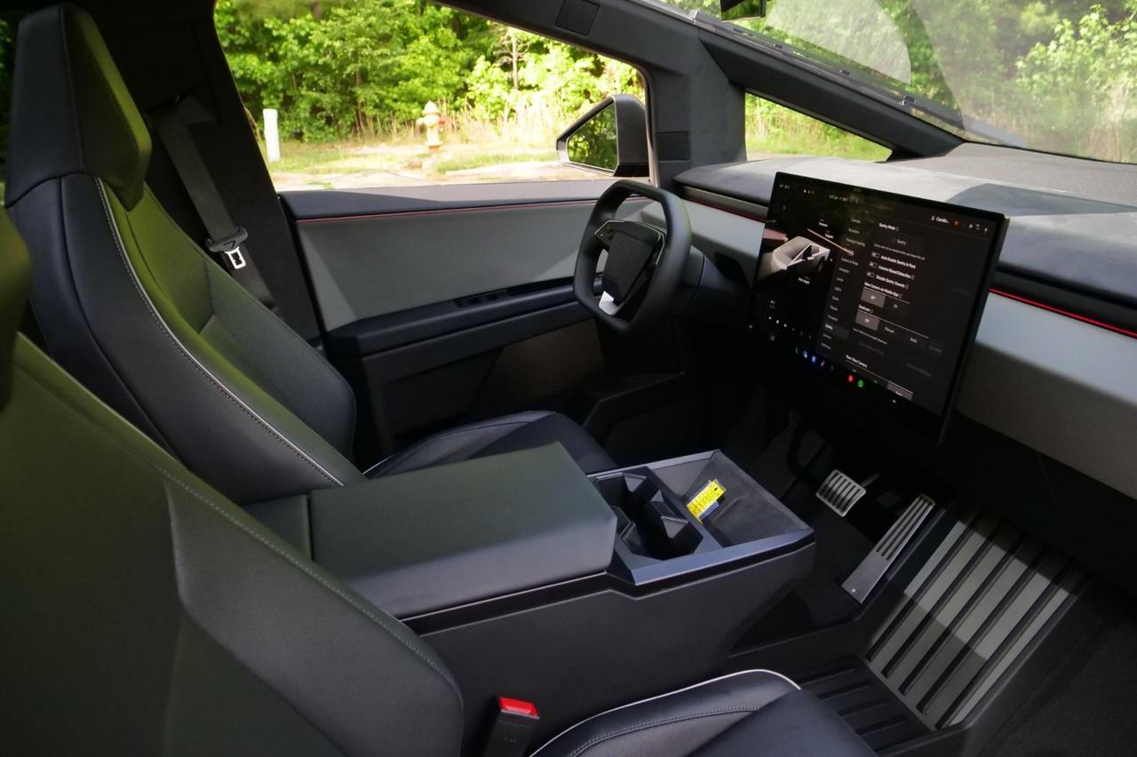 2024 Tesla Cybertruck Cyberbeast / AWD / FSD Included / Cooled Seats! Lincolnton NC