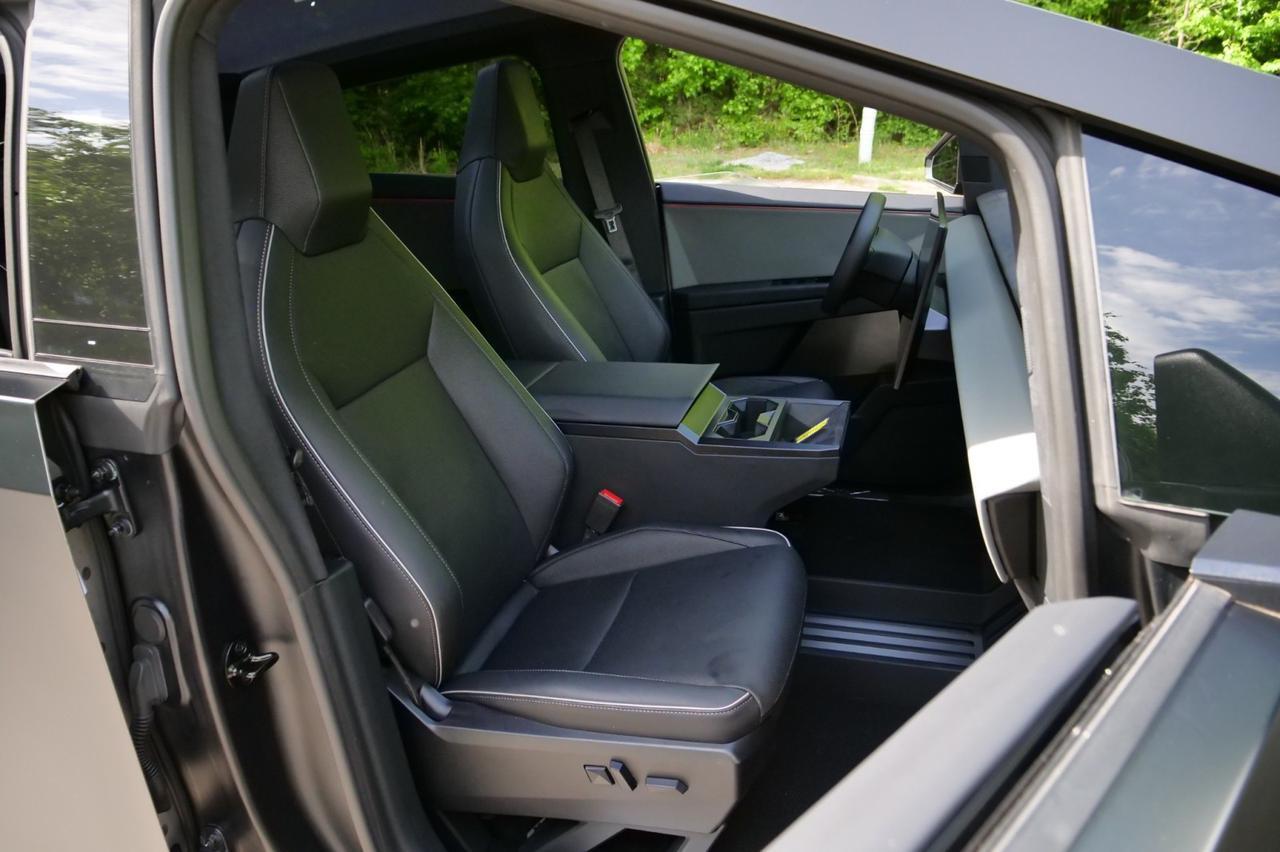 2024 Tesla Cybertruck Cyberbeast / AWD / FSD Included / Cooled Seats! Lincolnton NC