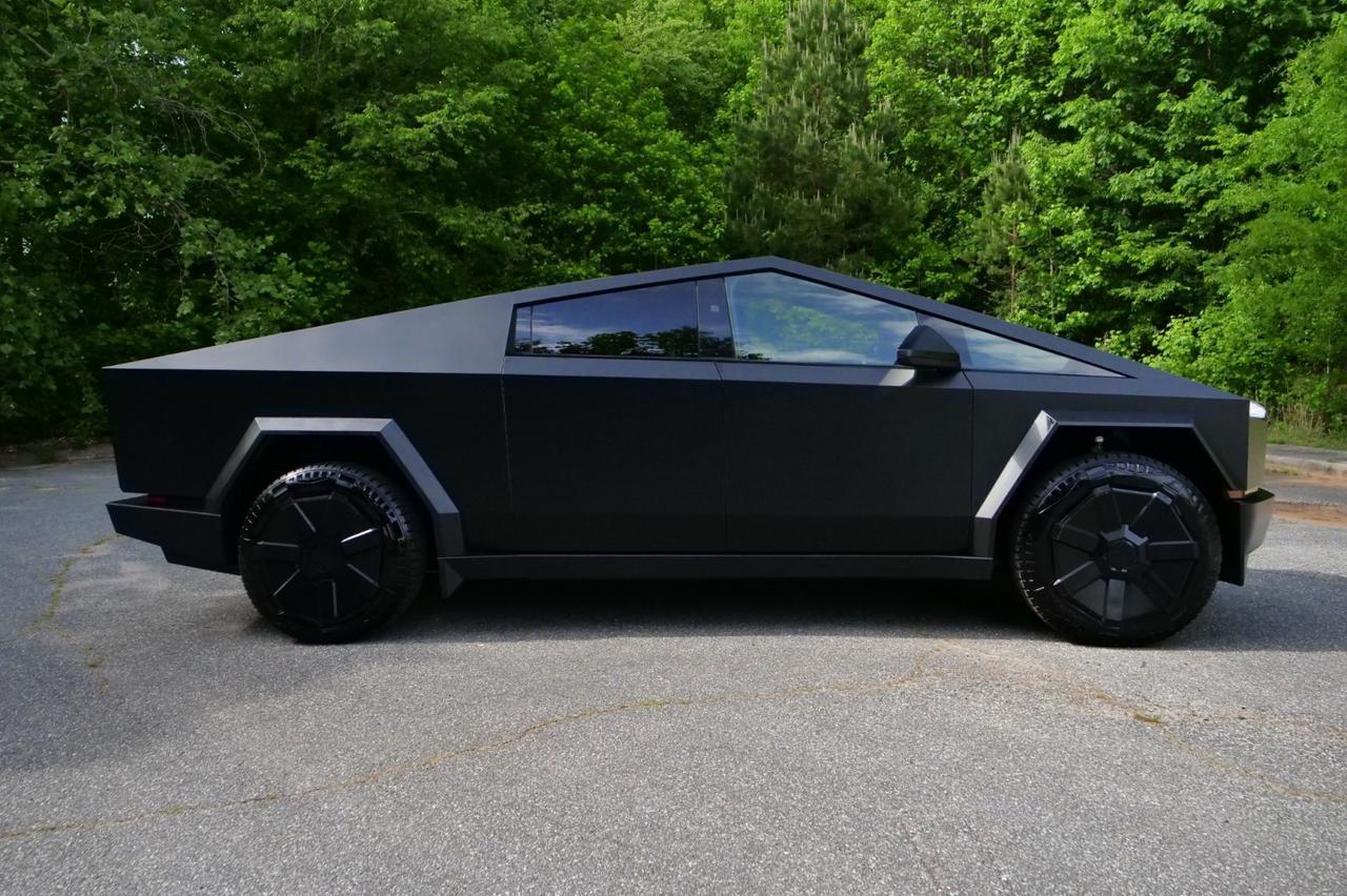 2024 Tesla Cybertruck Cyberbeast / AWD / FSD Included / Cooled Seats! Lincolnton NC
