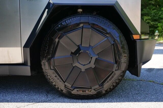 2024 Tesla Cybertruck Cyberbeast AWD / Foundation Series / FSD PKG! High Point NC