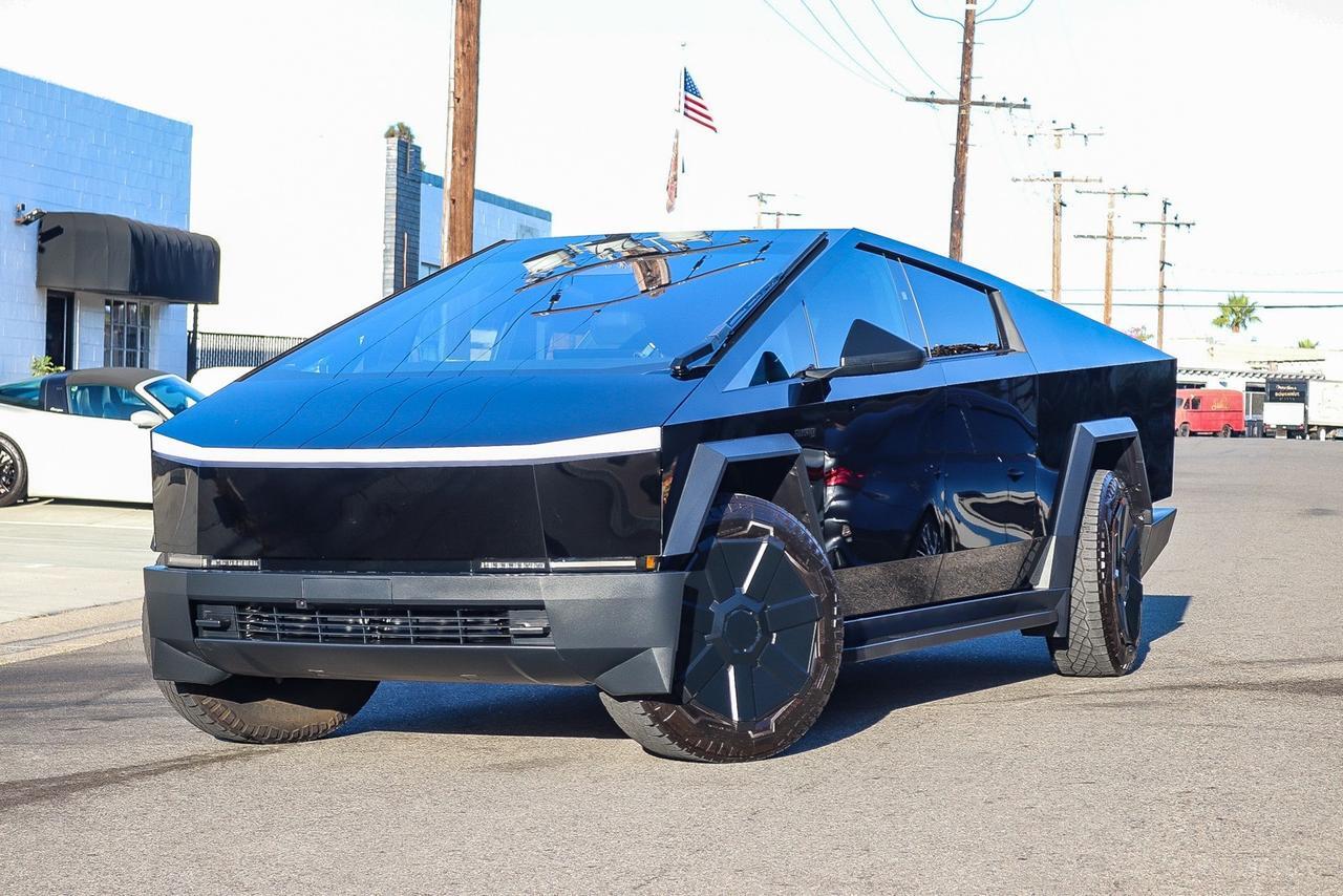 2024 Tesla Cybertruck Cyberbeast