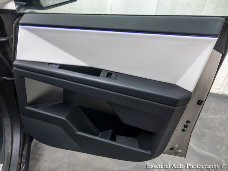 2024 Tesla Cybertruck FOUNDATION SERIES Willowbrook IL