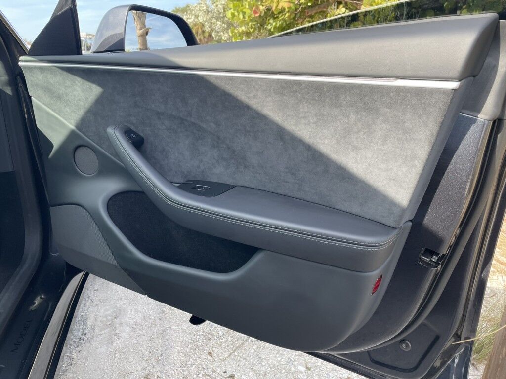 2024 Tesla Model 3 LONG RANGE~FULL SELF DRIVING CAPABLE~ONLINE FINANCE AND SHIPPING AVAILABLE!!! Sarasota FL