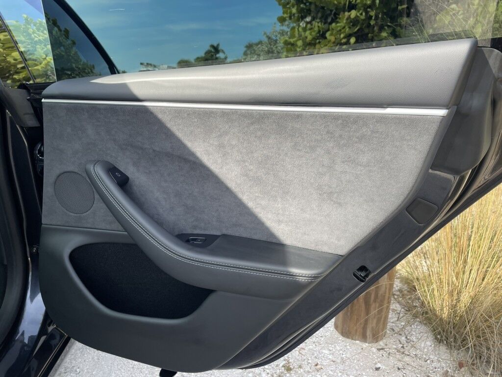 2024 Tesla Model 3 LONG RANGE~FULL SELF DRIVING CAPABLE~ONLINE FINANCE AND SHIPPING AVAILABLE!!! Sarasota FL