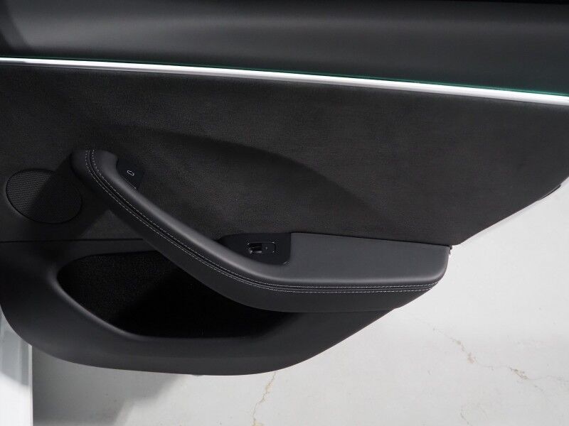 2024 Tesla Model 3 Long Range AWD *FULL SELF-DRIVING ENABLED, TRAFFIC AWARE CRUISE CONTROL, NAVIGATION, SAFETY ALERTS, SURROUND CAMERAS, PANORAMA GLASS ROOF, CLIMATE SEATS, HEATED STEERING, 19 INCH WHEELS, WIRELESS CHARGING Round Rock TX