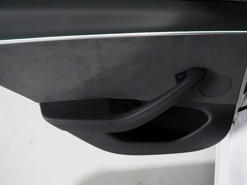 2024 Tesla Model 3 Long Range AWD *FULL SELF-DRIVING ENABLED, TRAFFIC AWARE CRUISE CONTROL, NAVIGATION, SAFETY ALERTS, SURROUND CAMERAS, PANORAMA GLASS ROOF, CLIMATE SEATS, HEATED STEERING, 19 INCH WHEELS, WIRELESS CHARGING Round Rock TX
