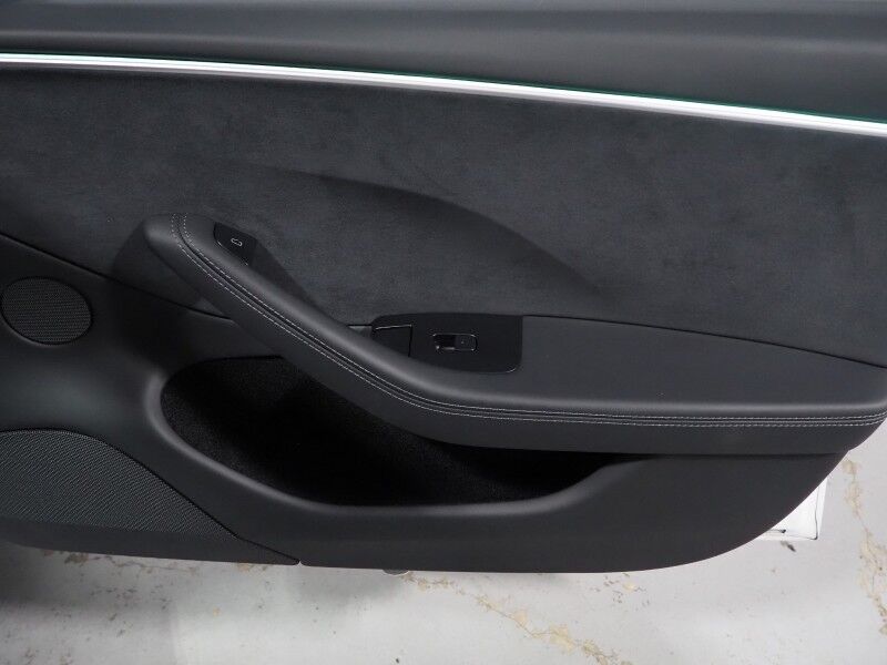 2024 Tesla Model 3 Long Range AWD *FULL SELF-DRIVING ENABLED, TRAFFIC AWARE CRUISE CONTROL, NAVIGATION, SAFETY ALERTS, SURROUND CAMERAS, PANORAMA GLASS ROOF, CLIMATE SEATS, HEATED STEERING, 19 INCH WHEELS, WIRELESS CHARGING Round Rock TX