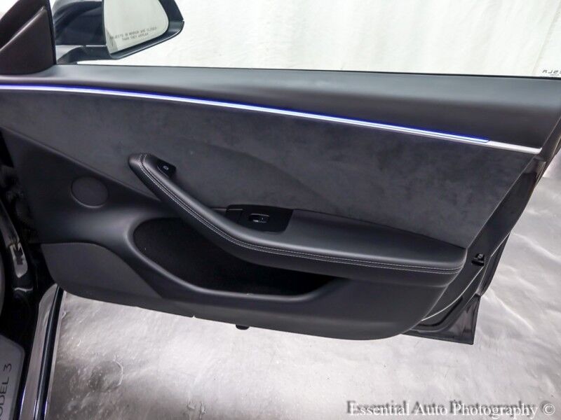 2024 Tesla Model 3 Long Range PRICE INCLUDES $4000 IRS TAX CREDIT!! YOU MUST QUALIFY!! Willowbrook IL