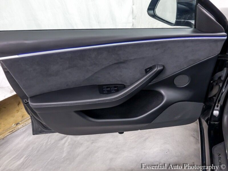 2024 Tesla Model 3 Long Range PRICE INCLUDES $4000 IRS TAX CREDIT!! YOU MUST QUALIFY!! Willowbrook IL