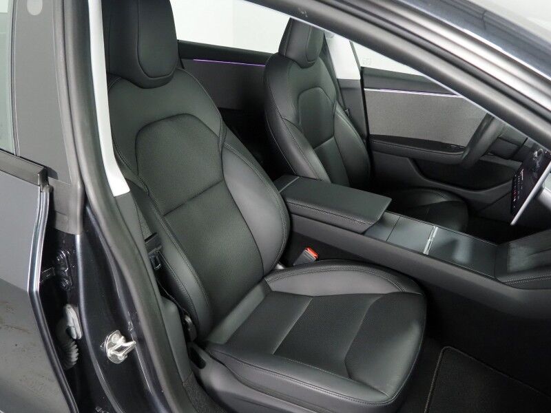 2024 Tesla Model 3 *TRAFFIC AWARE CRUISE CONTROL, NAVIGATION, SAFETY ALERTS, SURROUND VIEW CAMERAS, PANORAMA GLASS ROOF, CLIMATE SEATS, HEATED STEERING, WIRELESS CHARGING