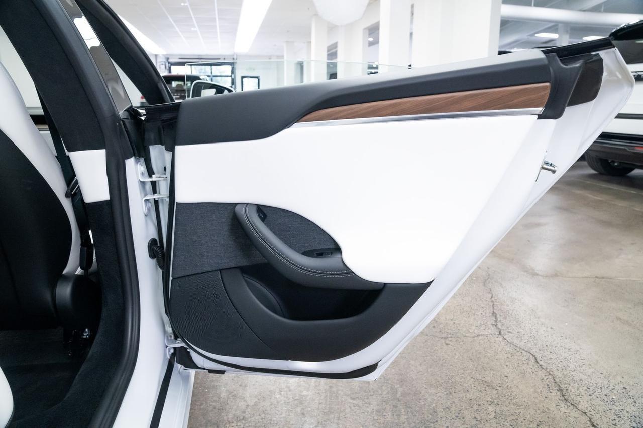 2024 Tesla Model S Base 1 Owner Vented Seats Portland OR