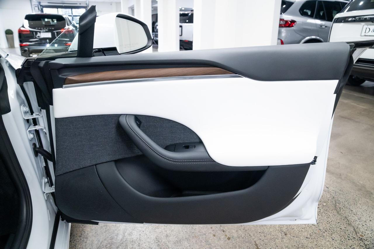 2024 Tesla Model S Base 1 Owner Vented Seats Portland OR