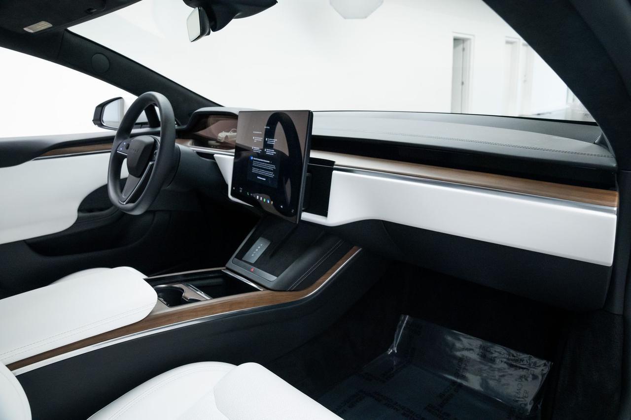 2024 Tesla Model S Base 1 Owner Vented Seats Portland OR