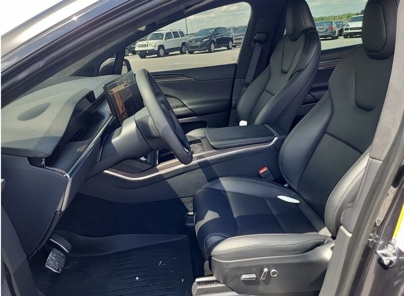 2024 Tesla Model X 6 SEATER