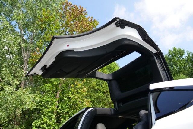 2024 Tesla Model X AWD / Vented Seats / Falcon Doors / Autopilot! High Point NC