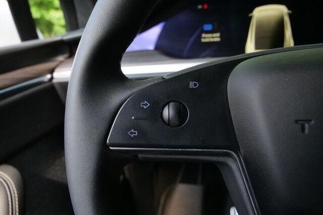 2024 Tesla Model X AWD / Vented Seats / Falcon Doors / Autopilot! High Point NC