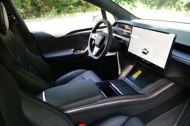 2024 Tesla Model X AWD / Vented Seats / Falcon Doors / Autopilot! High Point NC