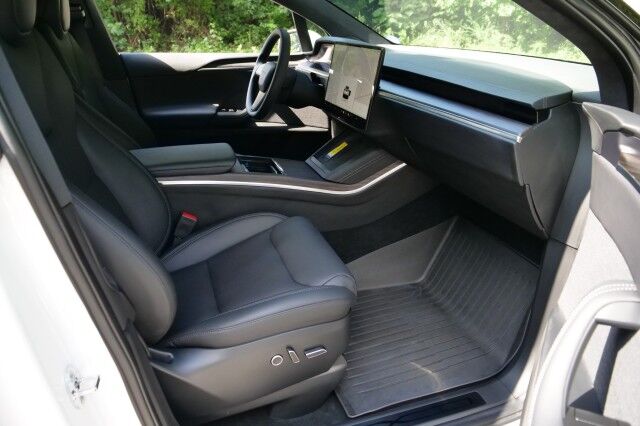 2024 Tesla Model X AWD / Vented Seats / Falcon Doors / Autopilot! High Point NC