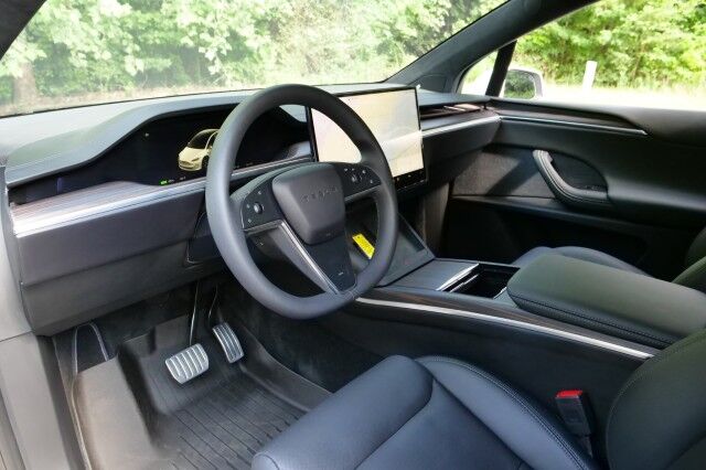2024 Tesla Model X AWD / Vented Seats / Falcon Doors / Autopilot! High Point NC