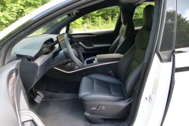 2024 Tesla Model X AWD / Vented Seats / Falcon Doors / Autopilot! High Point NC
