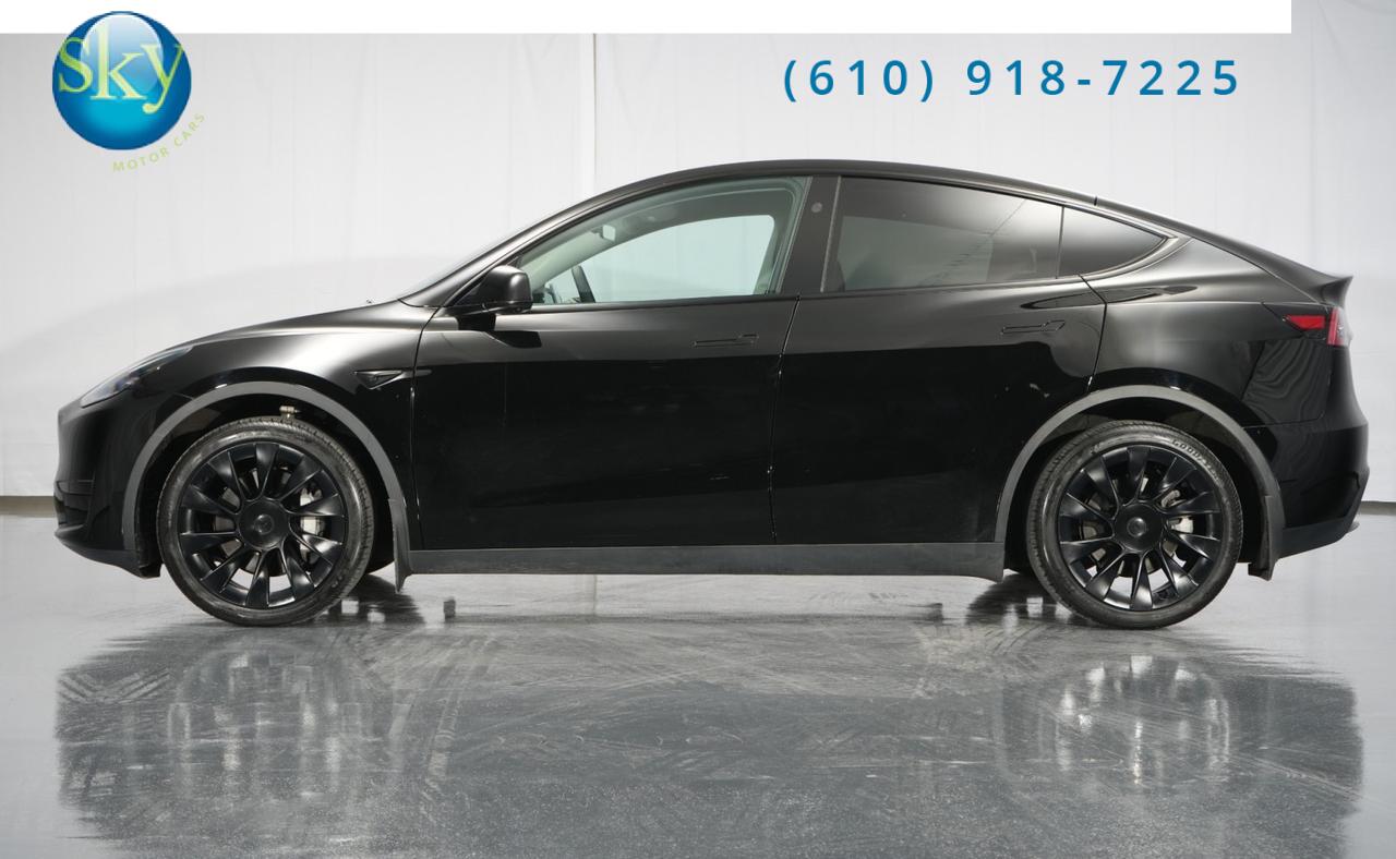 2024 Tesla Model Y AWD Long Range 7-PASSENGER