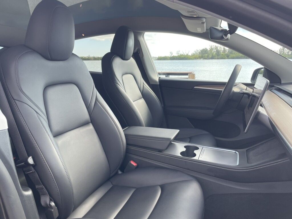 2024 Tesla Model Y LONG RANGE~1 OWNER~CLEAN CARFAX~ONLINE FINANCE AND SHIPPING AVAILABLE!!! Sarasota FL