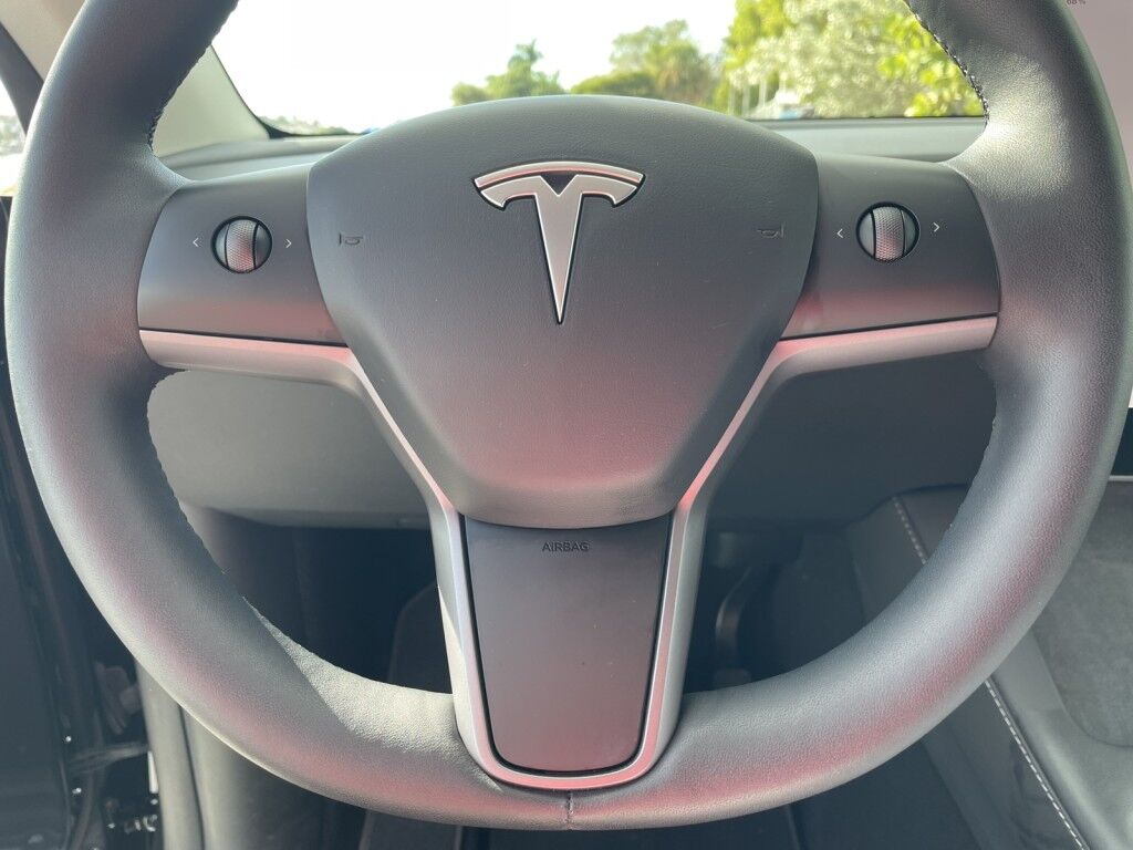2024 Tesla Model Y LONG RANGE~1 OWNER~CLEAN CARFAX~ONLINE FINANCE AND SHIPPING AVAILABLE!!! Sarasota FL