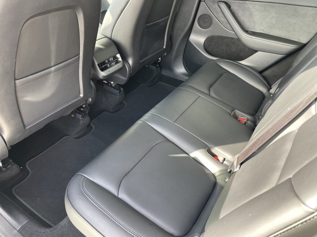 2024 Tesla Model Y LONG RANGE~1 OWNER~CLEAN CARFAX~ONLINE FINANCE AND SHIPPING AVAILABLE!!! Sarasota FL