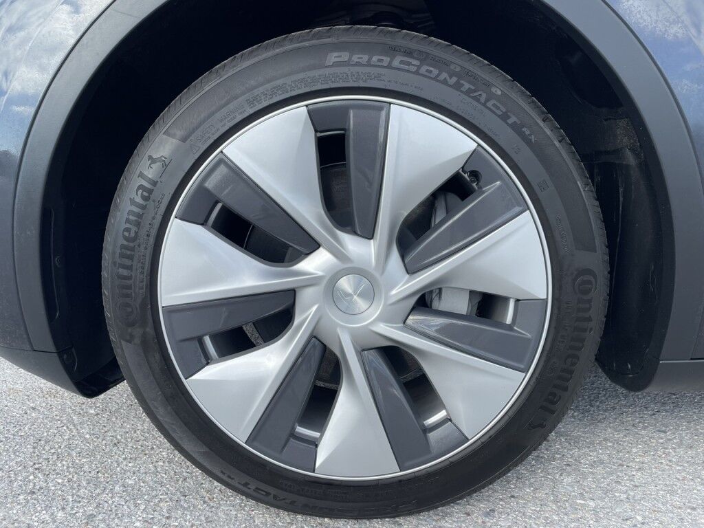 2024 Tesla Model Y LONG RANGE~1 OWNER~CLEAN CARFAX~ONLINE FINANCE AND SHIPPING AVAILABLE!!! Sarasota FL