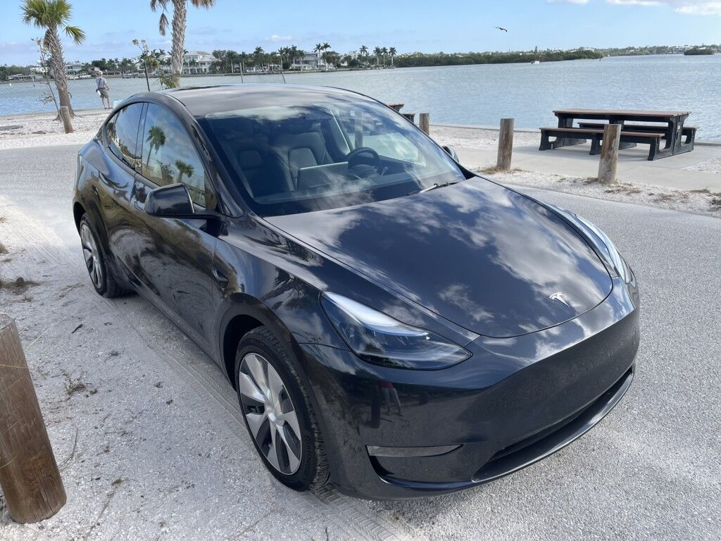 2024 Tesla Model Y LONG RANGE~1 OWNER~CLEAN CARFAX~ONLINE FINANCE AND SHIPPING AVAILABLE!!! Sarasota FL