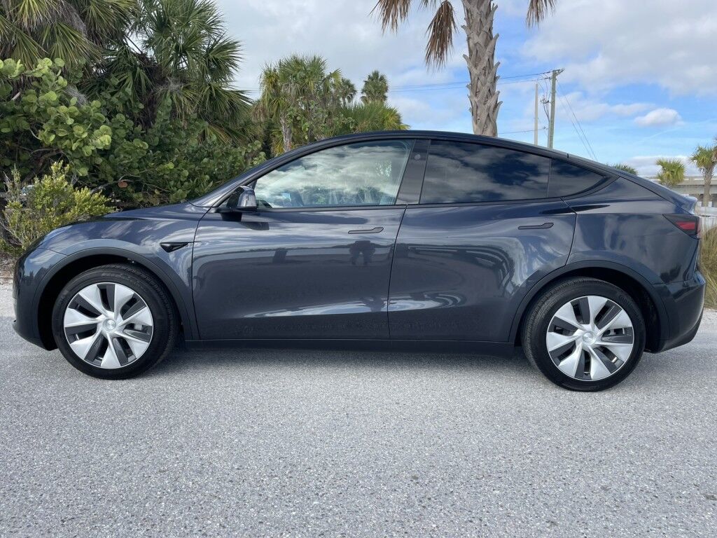 2024 Tesla Model Y LONG RANGE~1 OWNER~CLEAN CARFAX~ONLINE FINANCE AND SHIPPING AVAILABLE!!!