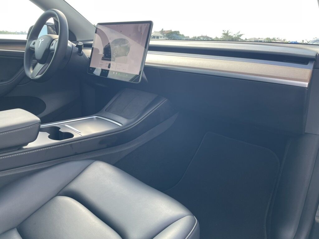 2024 Tesla Model Y LONG RANGE~1 OWNER~CLEAN CARFAX~ONLINE FINANCE AND SHIPPING AVAILABLE!!! Sarasota FL