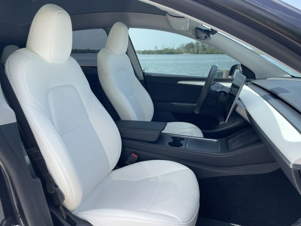 2024 Tesla Model Y LONG RANGE~1 OWNER~ONLINE FINANCE AND SHIPPING AVAILABLE!!!!! Sarasota FL