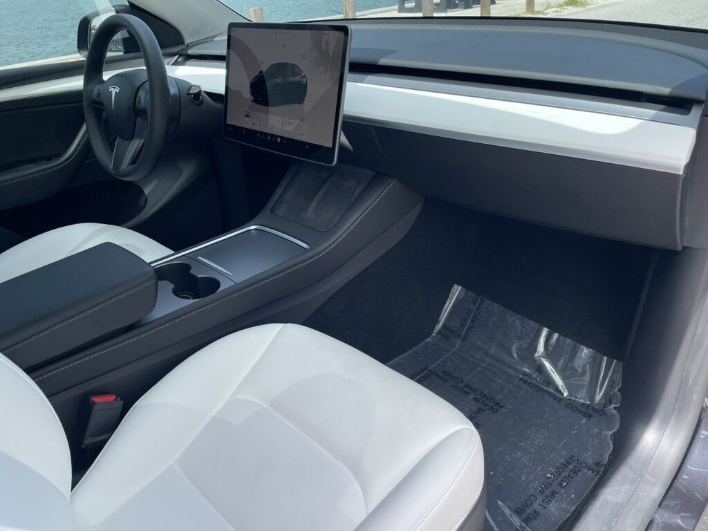 2024 Tesla Model Y LONG RANGE~1 OWNER~ONLINE FINANCE AND SHIPPING AVAILABLE!!!!! Sarasota FL