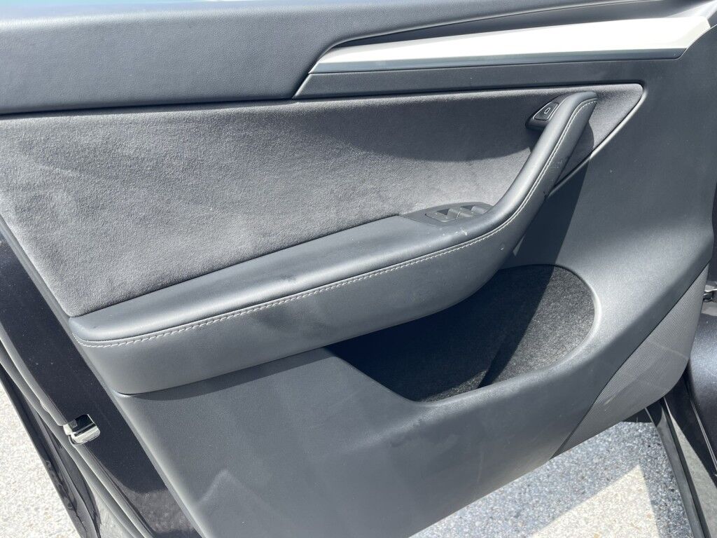 2024 Tesla Model Y LONG RANGE~1 OWNER~ONLINE FINANCE AND SHIPPING AVAILABLE!!!!! Sarasota FL